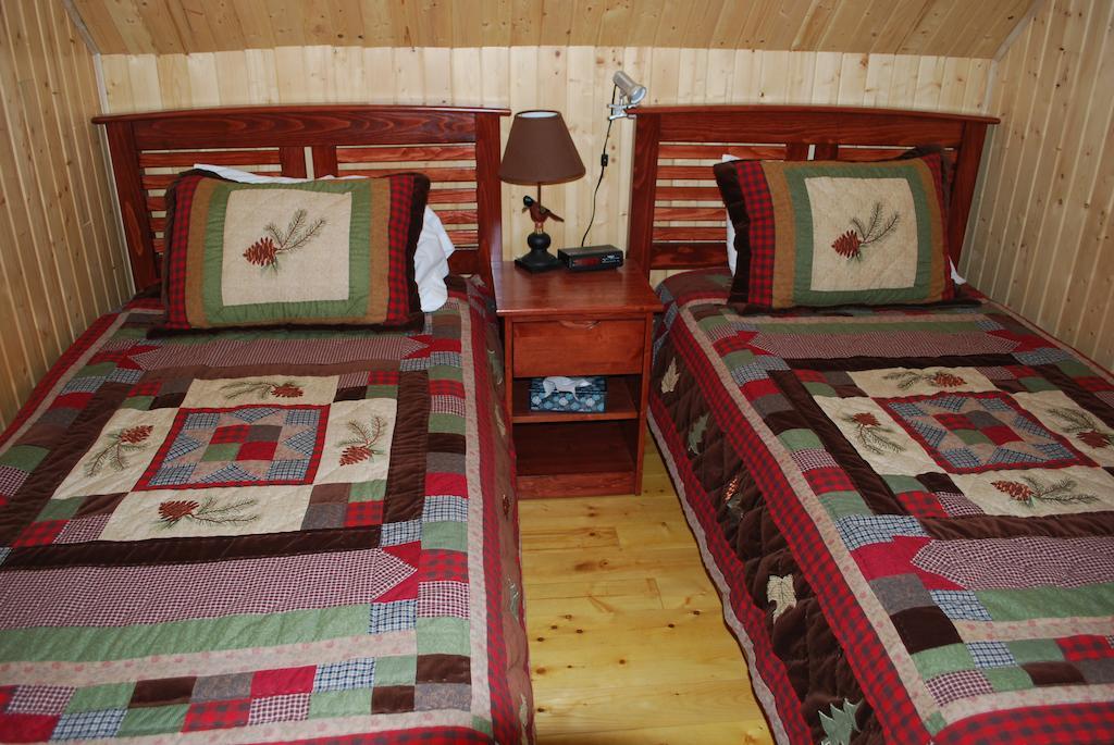 Auberge De La Riviere Matapedia - Matapedia River Lodge Routhierville الغرفة الصورة