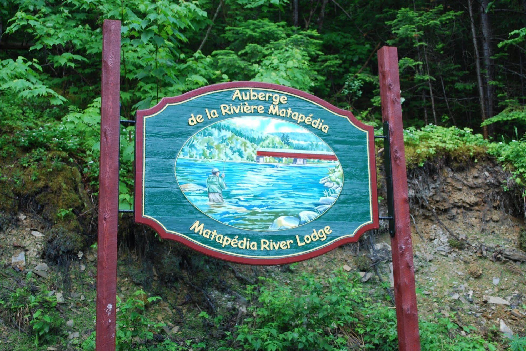 Auberge De La Riviere Matapedia - Matapedia River Lodge Routhierville المظهر الخارجي الصورة