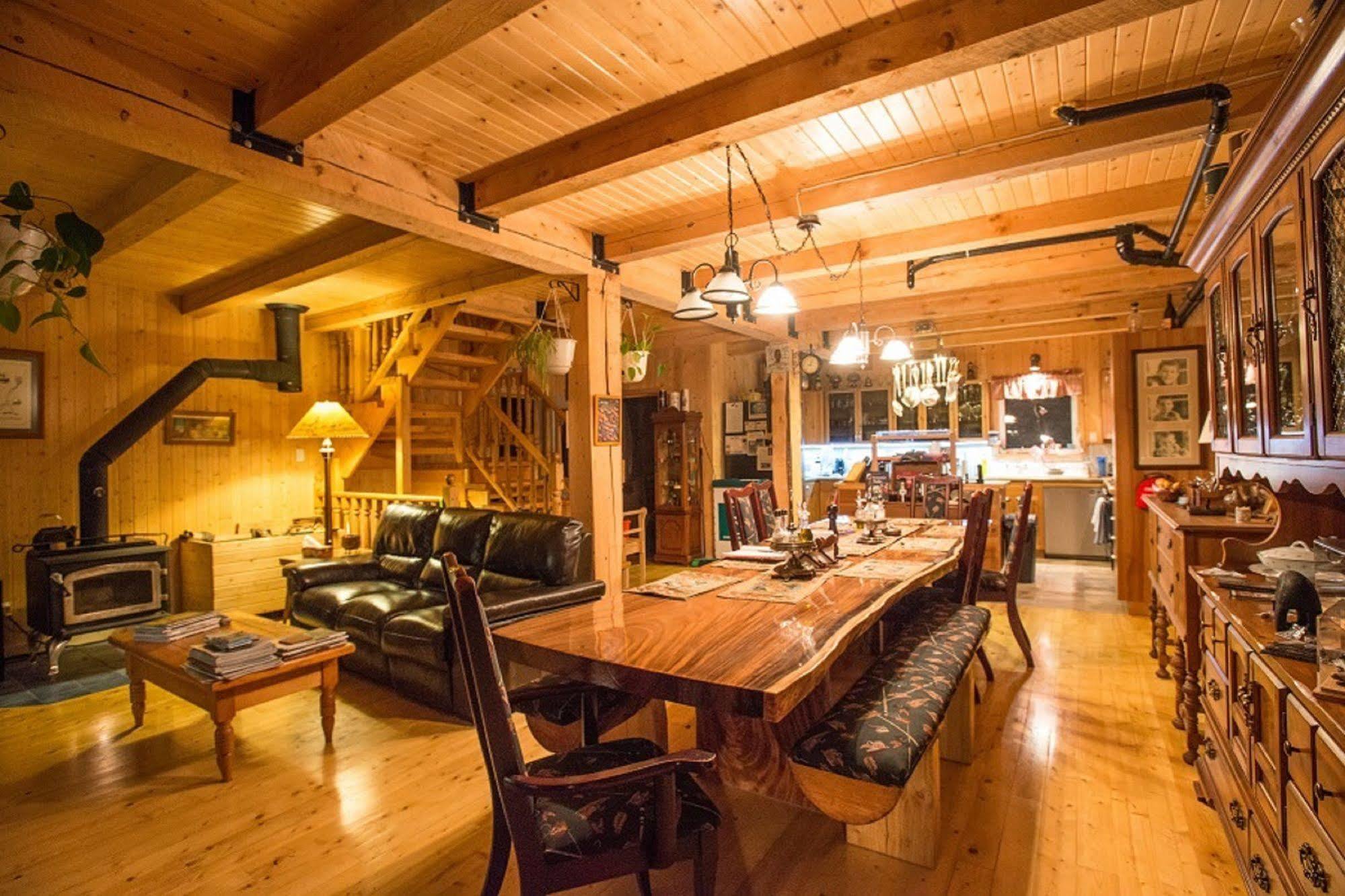 Auberge De La Riviere Matapedia - Matapedia River Lodge Routhierville المظهر الخارجي الصورة