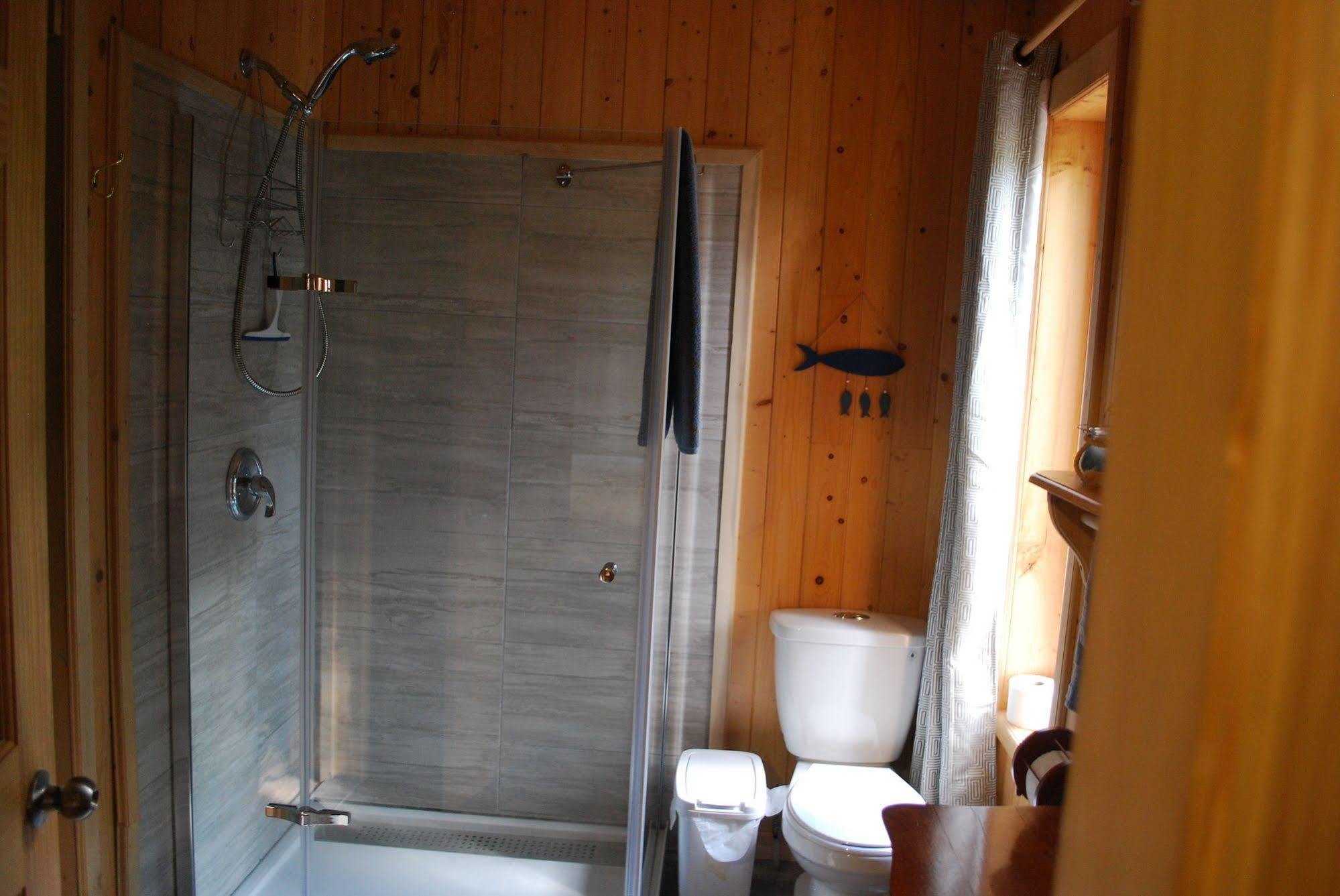 Auberge De La Riviere Matapedia - Matapedia River Lodge Routhierville المظهر الخارجي الصورة