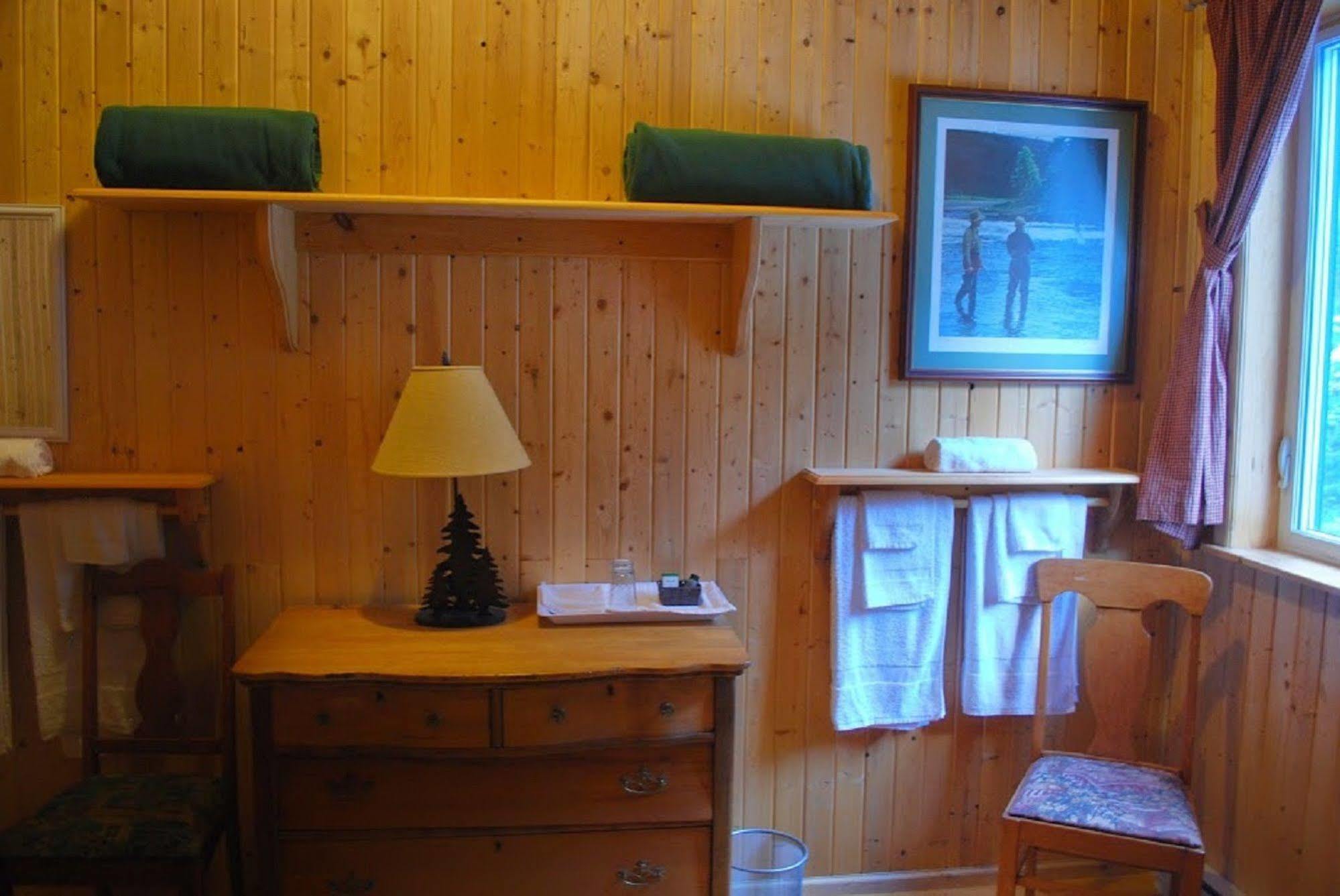 Auberge De La Riviere Matapedia - Matapedia River Lodge Routhierville المظهر الخارجي الصورة