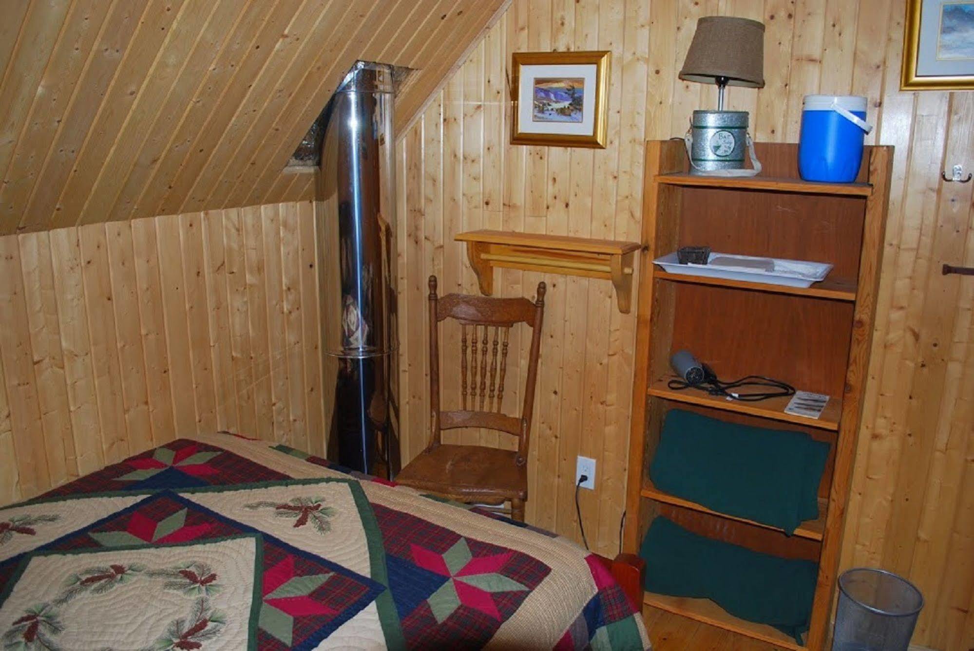 Auberge De La Riviere Matapedia - Matapedia River Lodge Routhierville المظهر الخارجي الصورة