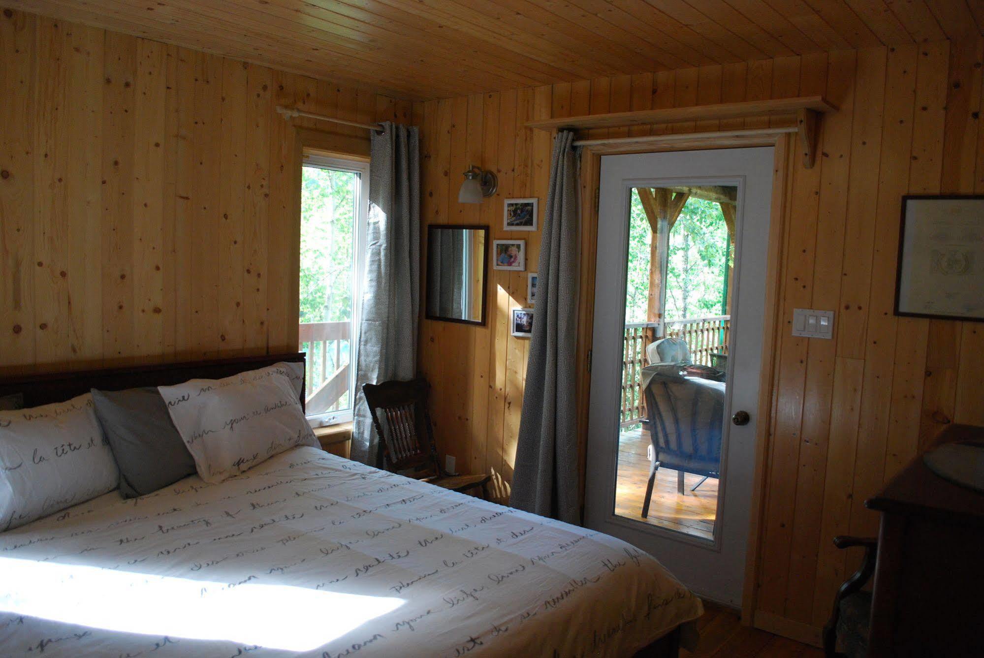 Auberge De La Riviere Matapedia - Matapedia River Lodge Routhierville المظهر الخارجي الصورة