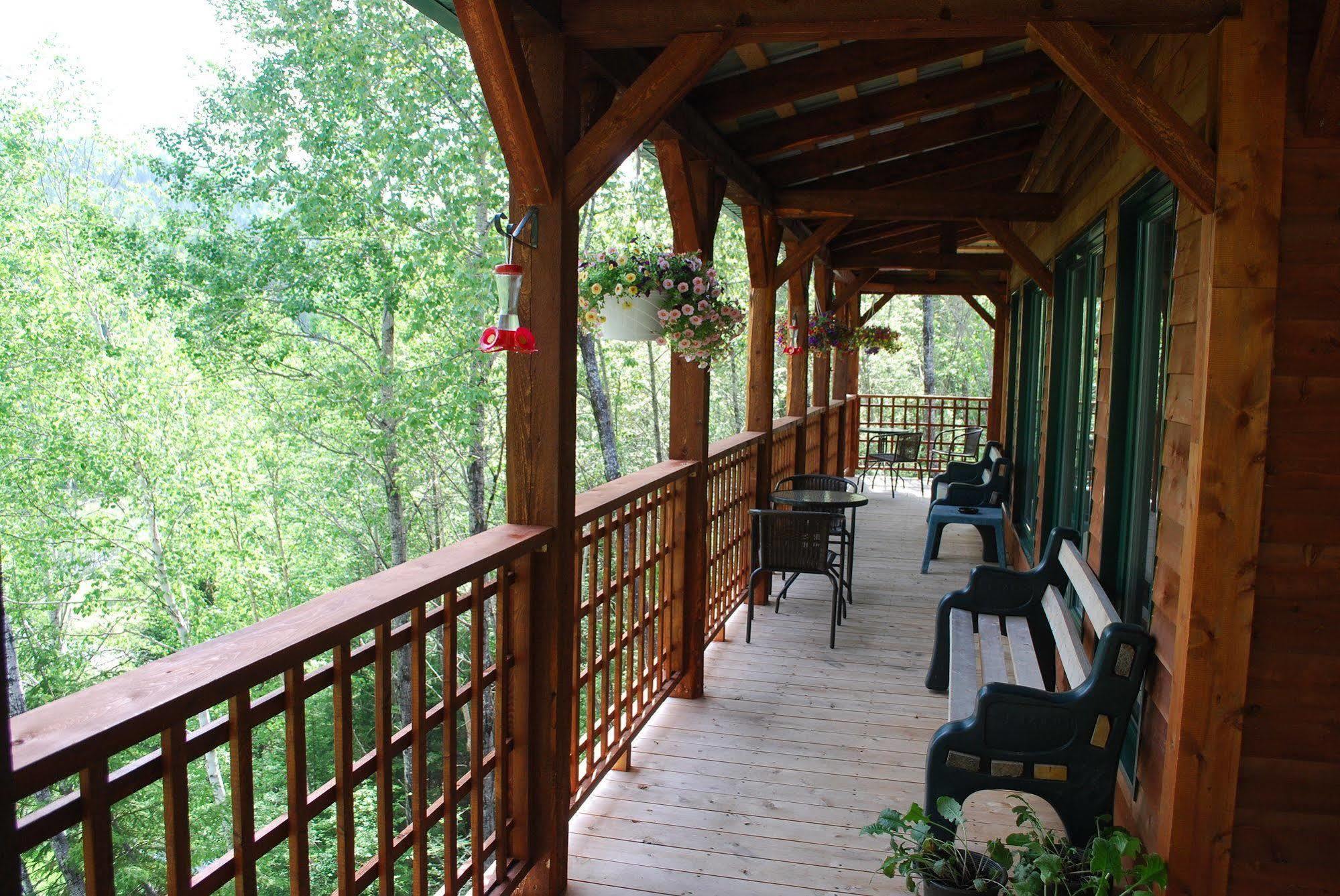 Auberge De La Riviere Matapedia - Matapedia River Lodge Routhierville المظهر الخارجي الصورة